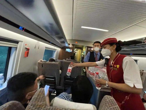 北京局集團公司全力做好受暴雨影響站車滯留旅客服務工作