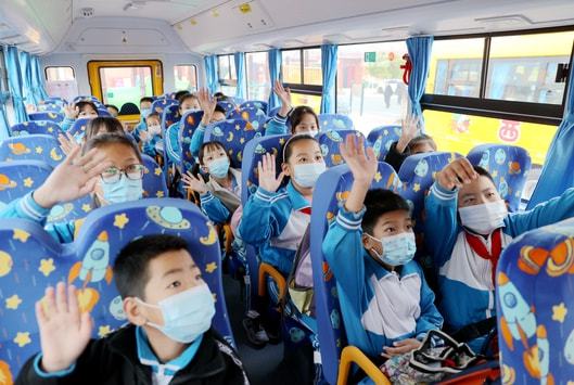 向群眾匯報 請群眾閱卷 西青區校車試點運營發車 為學生筑牢安全屏障